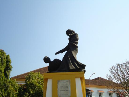 Statue of Abbe Faria