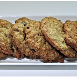 A plate of Oatmeal cookies